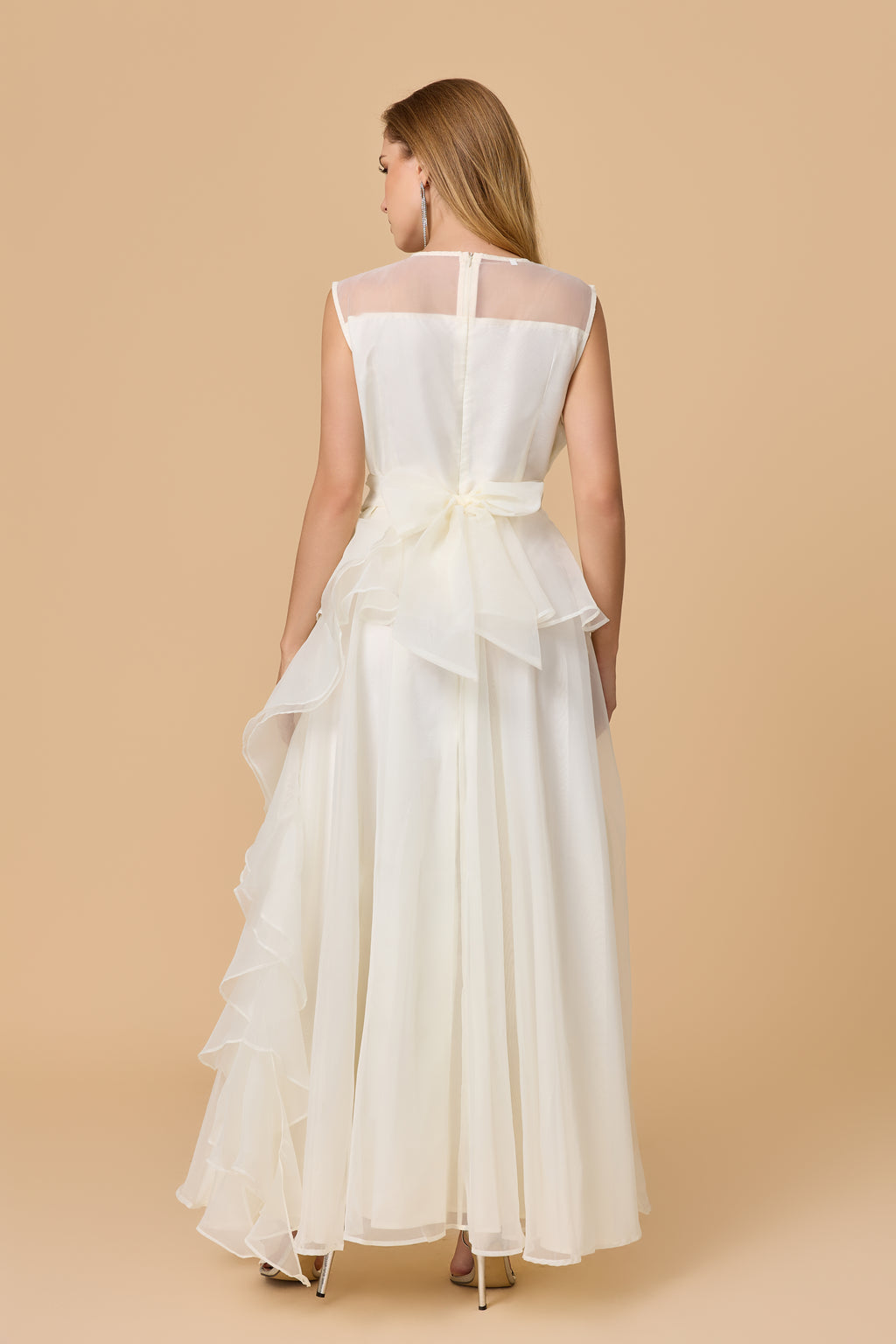 Elegant White Tiered Tulle Evening Maxi Dress