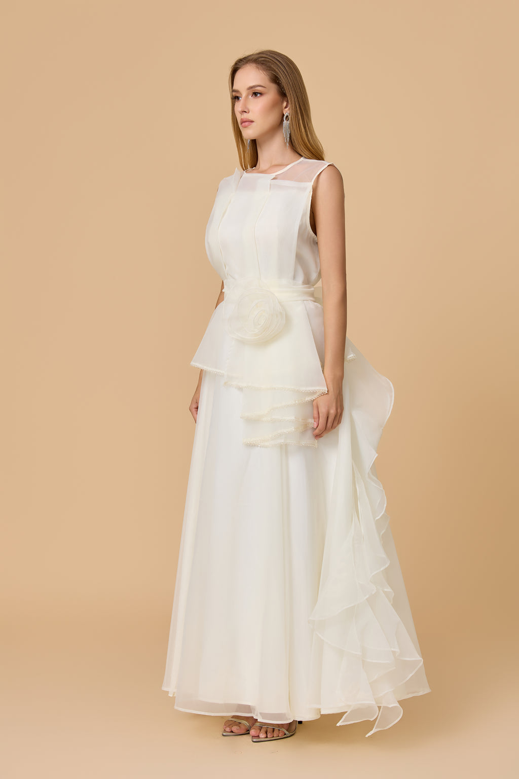 Elegant White Tiered Tulle Evening Maxi Dress