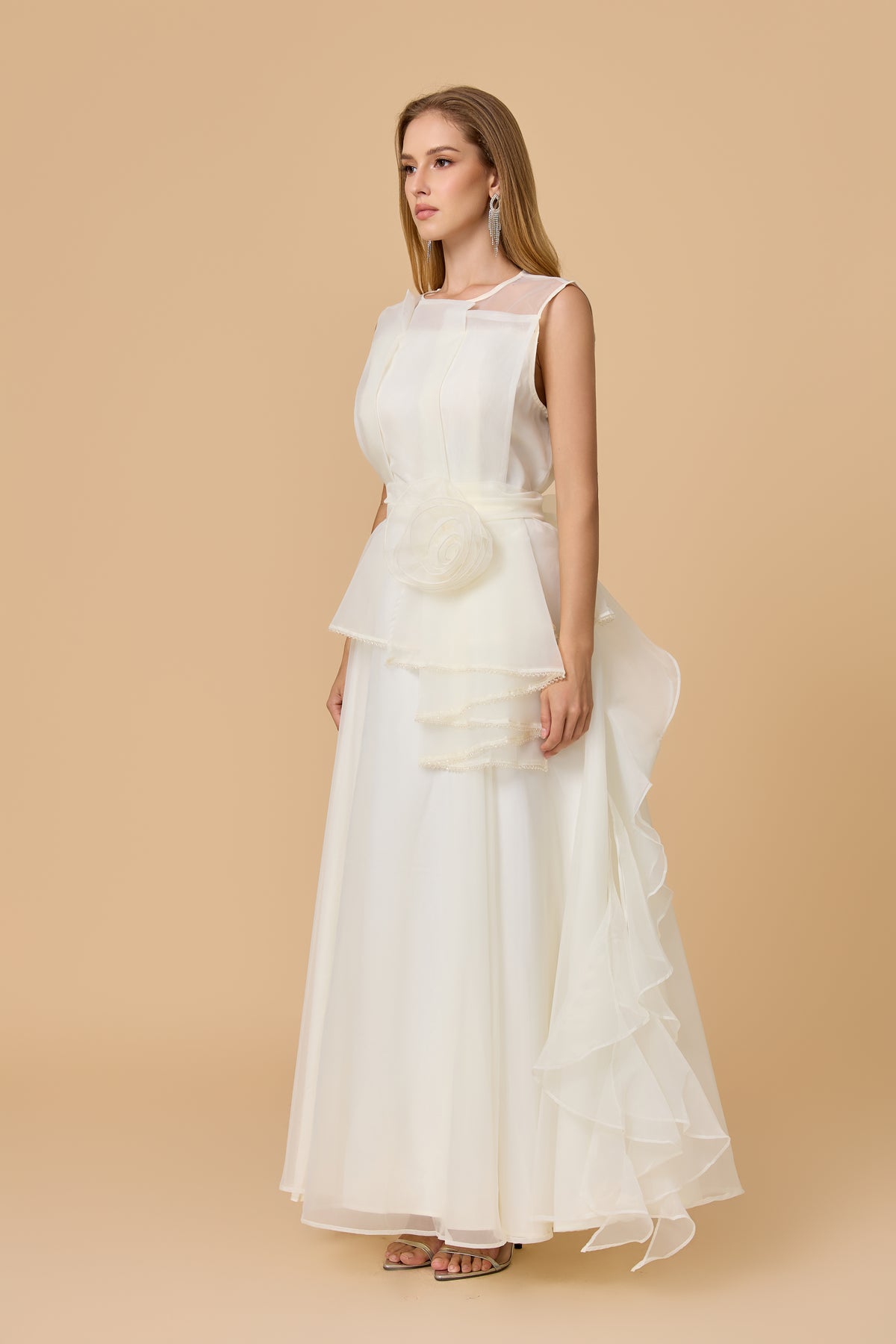 Elegant White Tiered Tulle Evening Maxi Dress