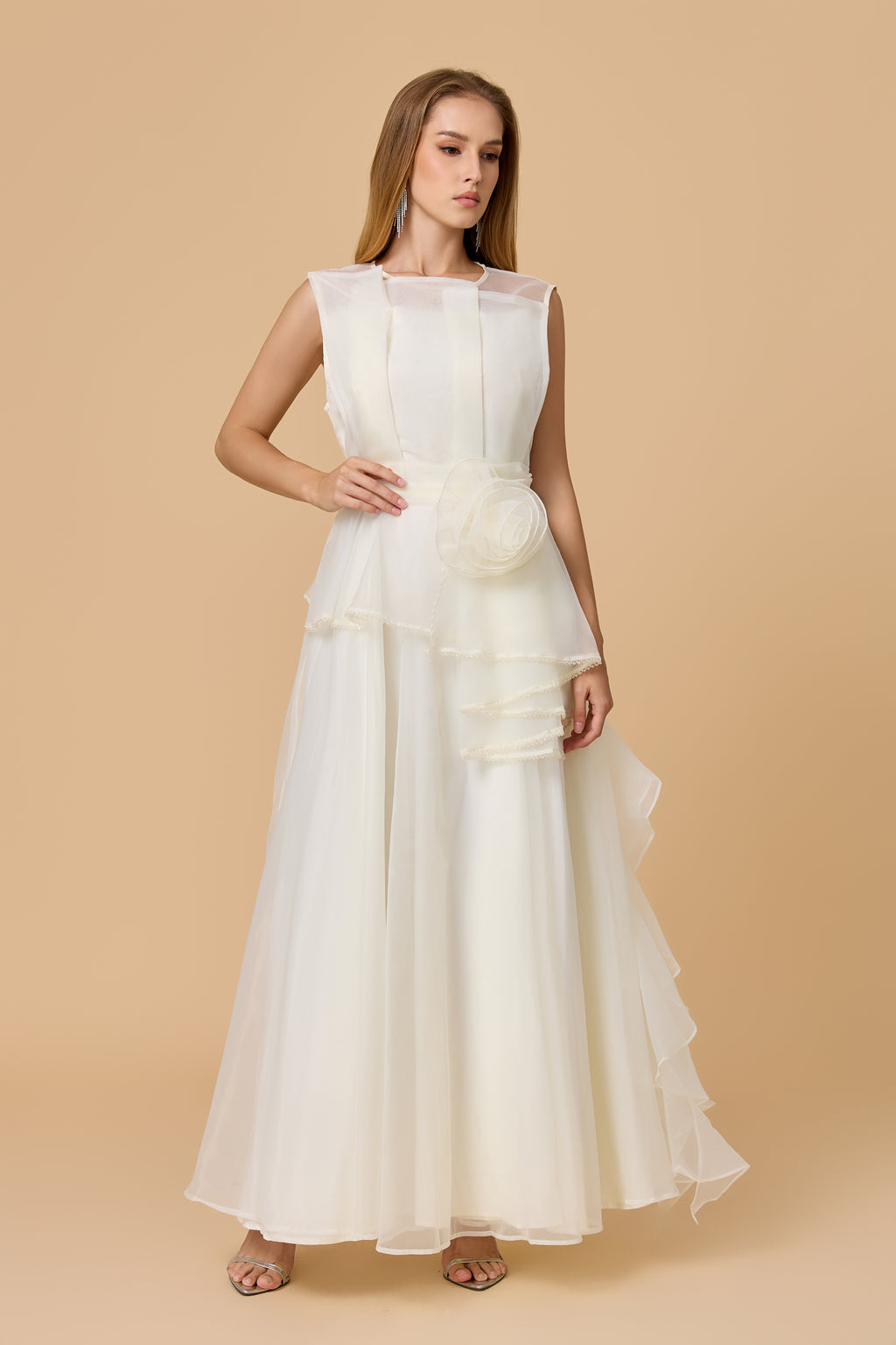 Elegant White Tiered Tulle Evening Maxi Dress